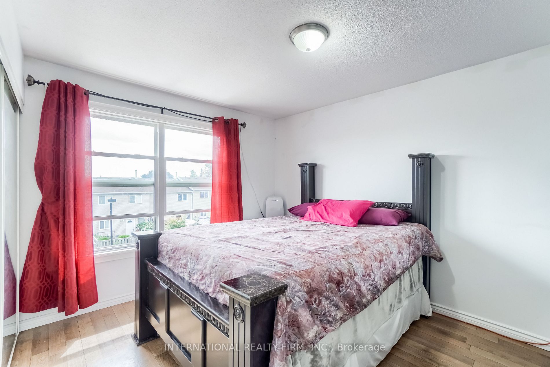 77 Morley Cres, #77