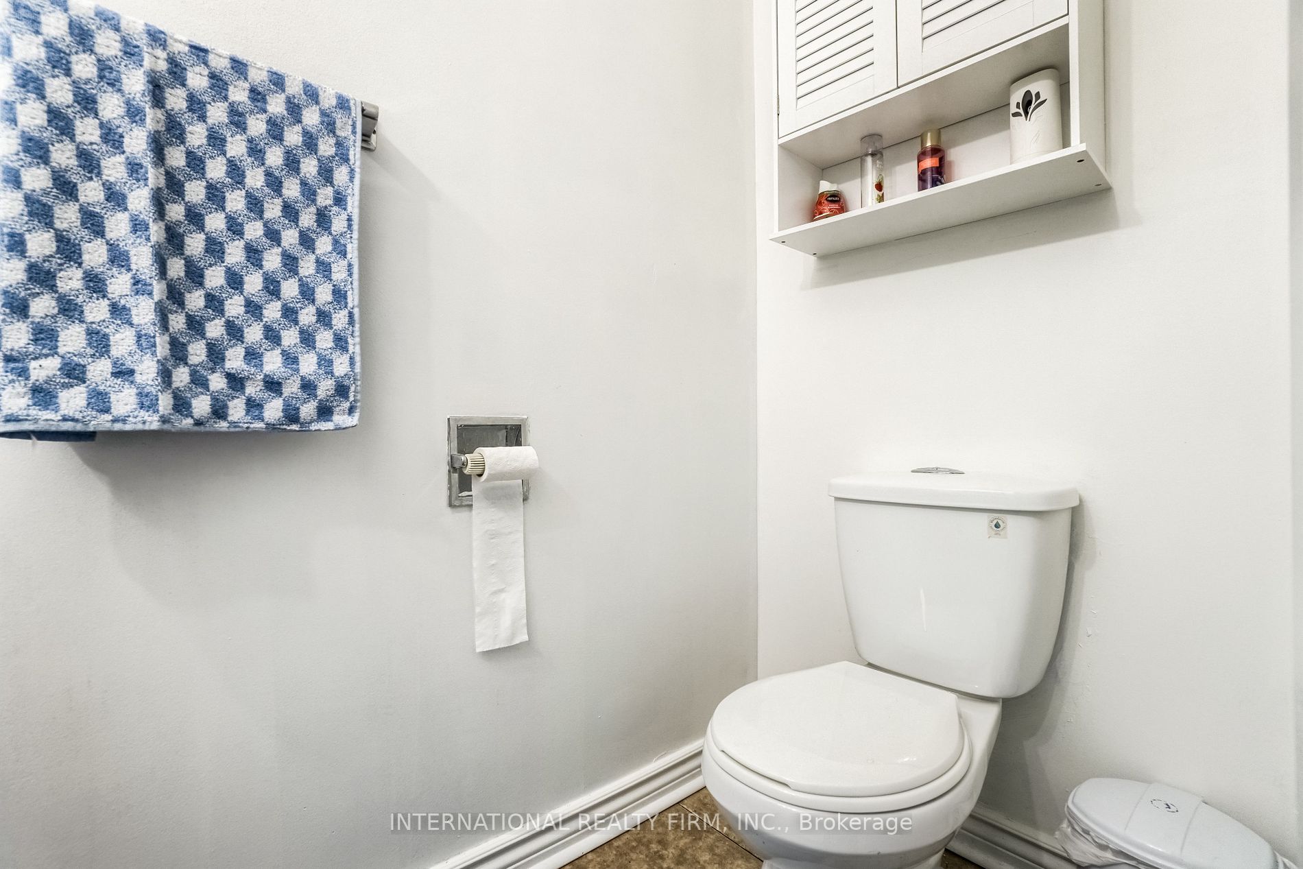 77 Morley Cres, #77