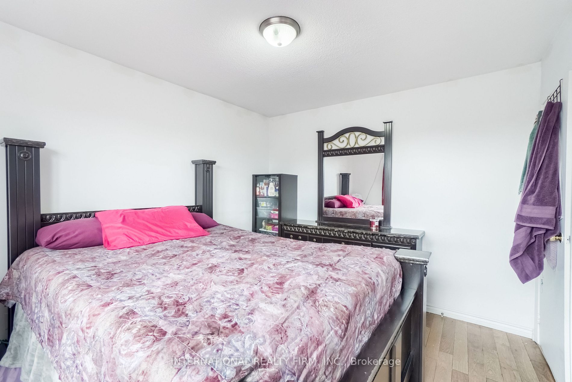 77 Morley Cres, #77