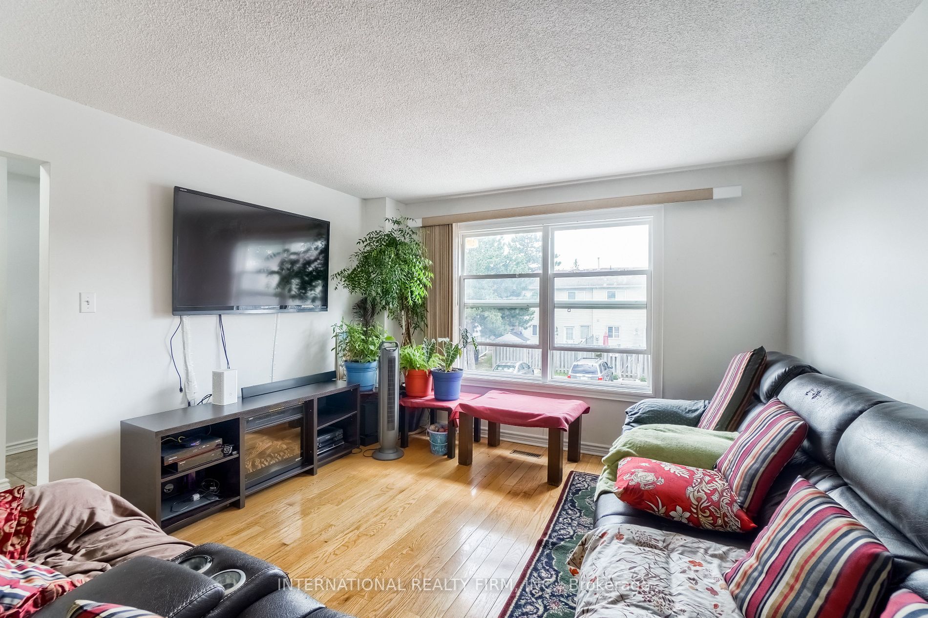 77 Morley Cres, #77