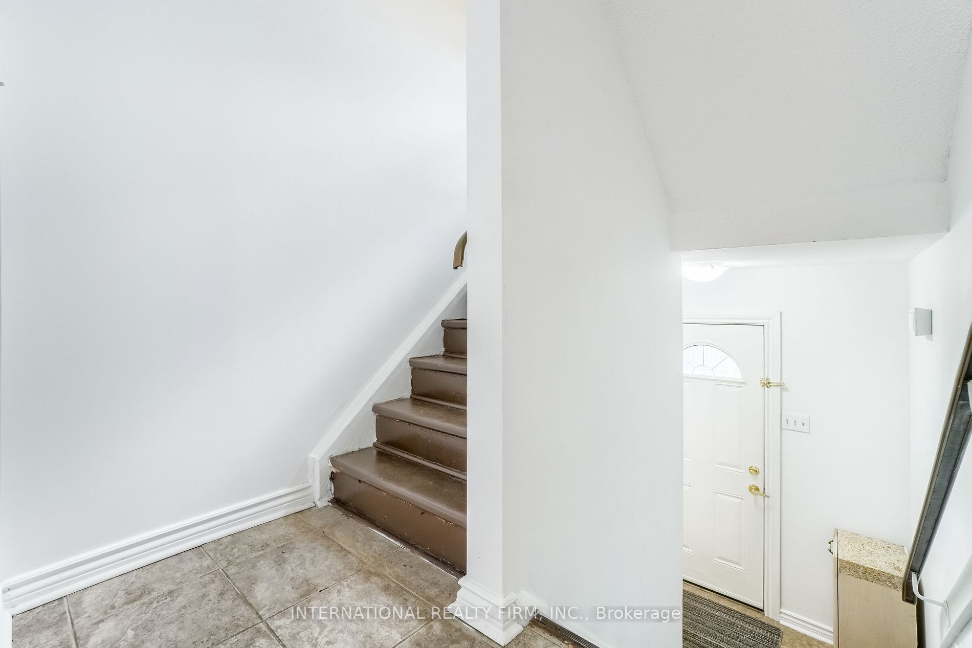 77 Morley Cres, #77