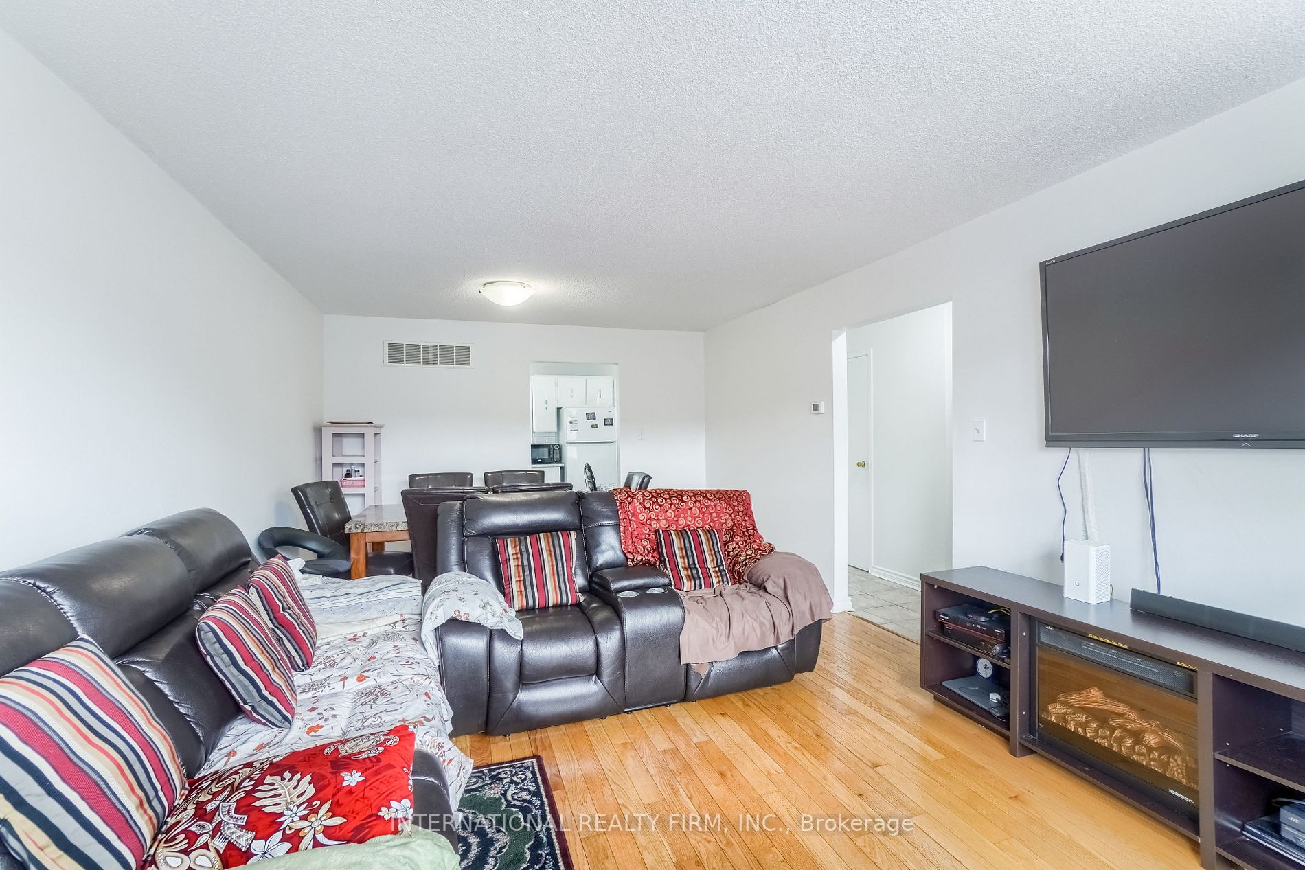 77 Morley Cres, #77
