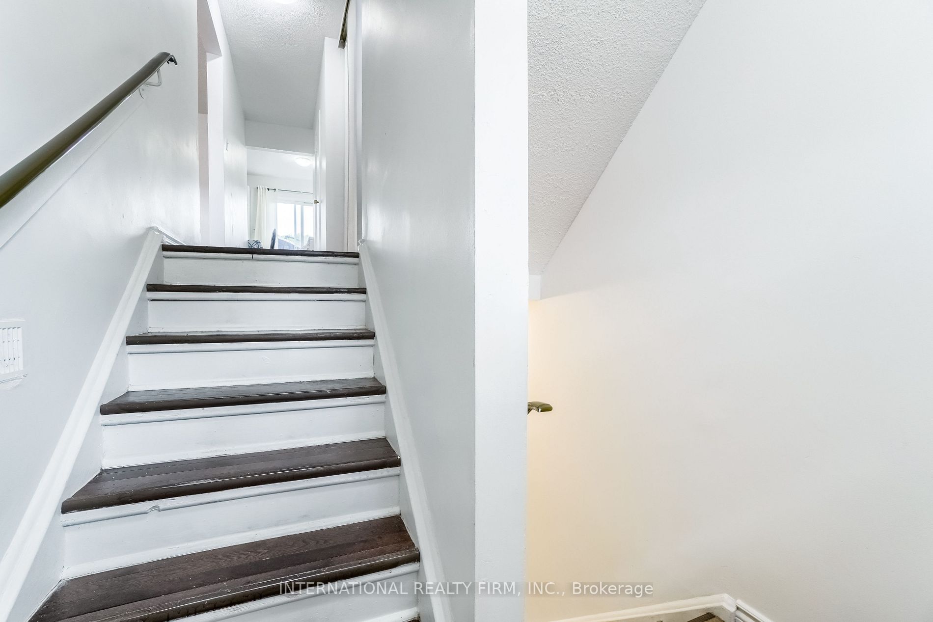 77 Morley Cres, #77