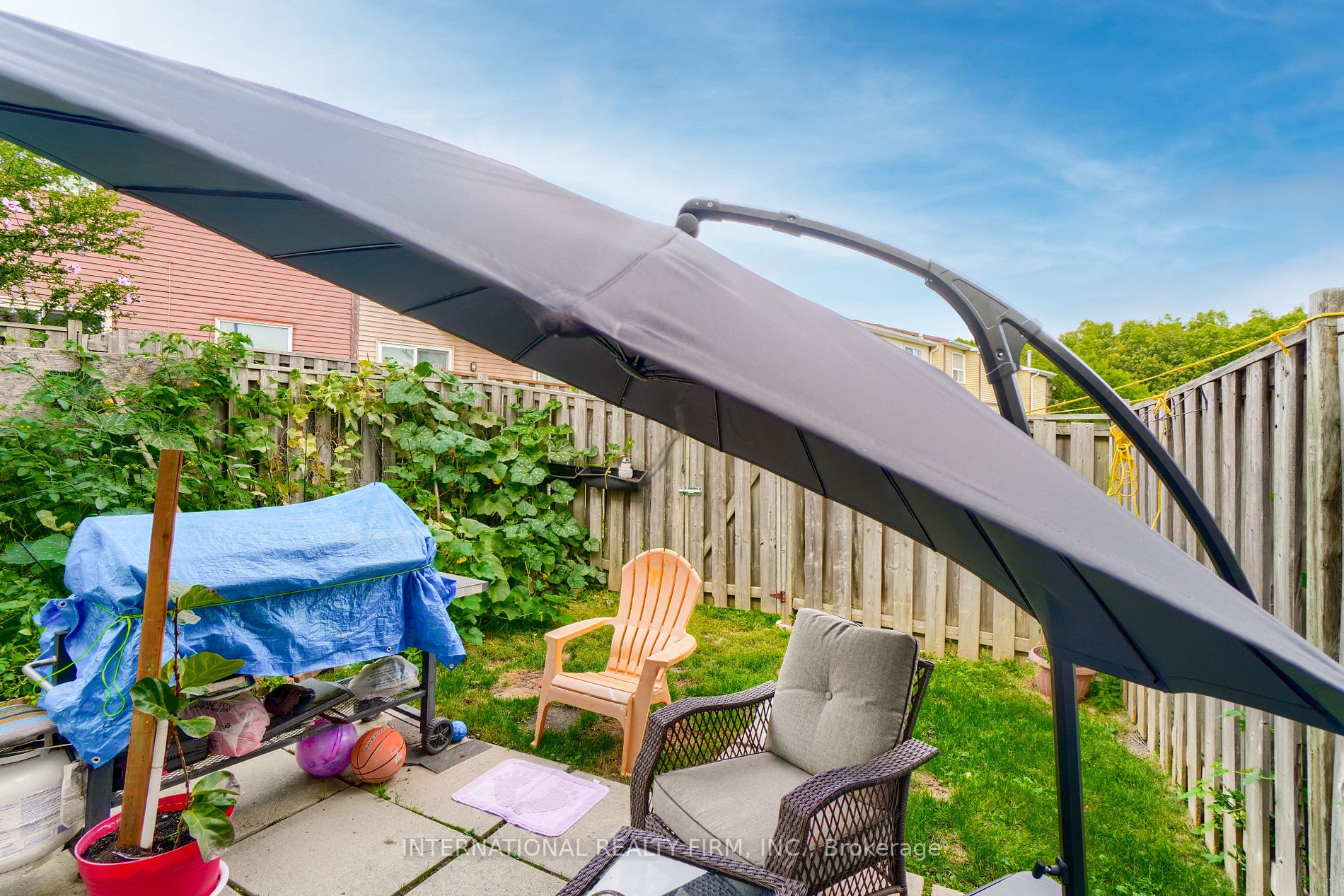 77 Morley Cres, #77