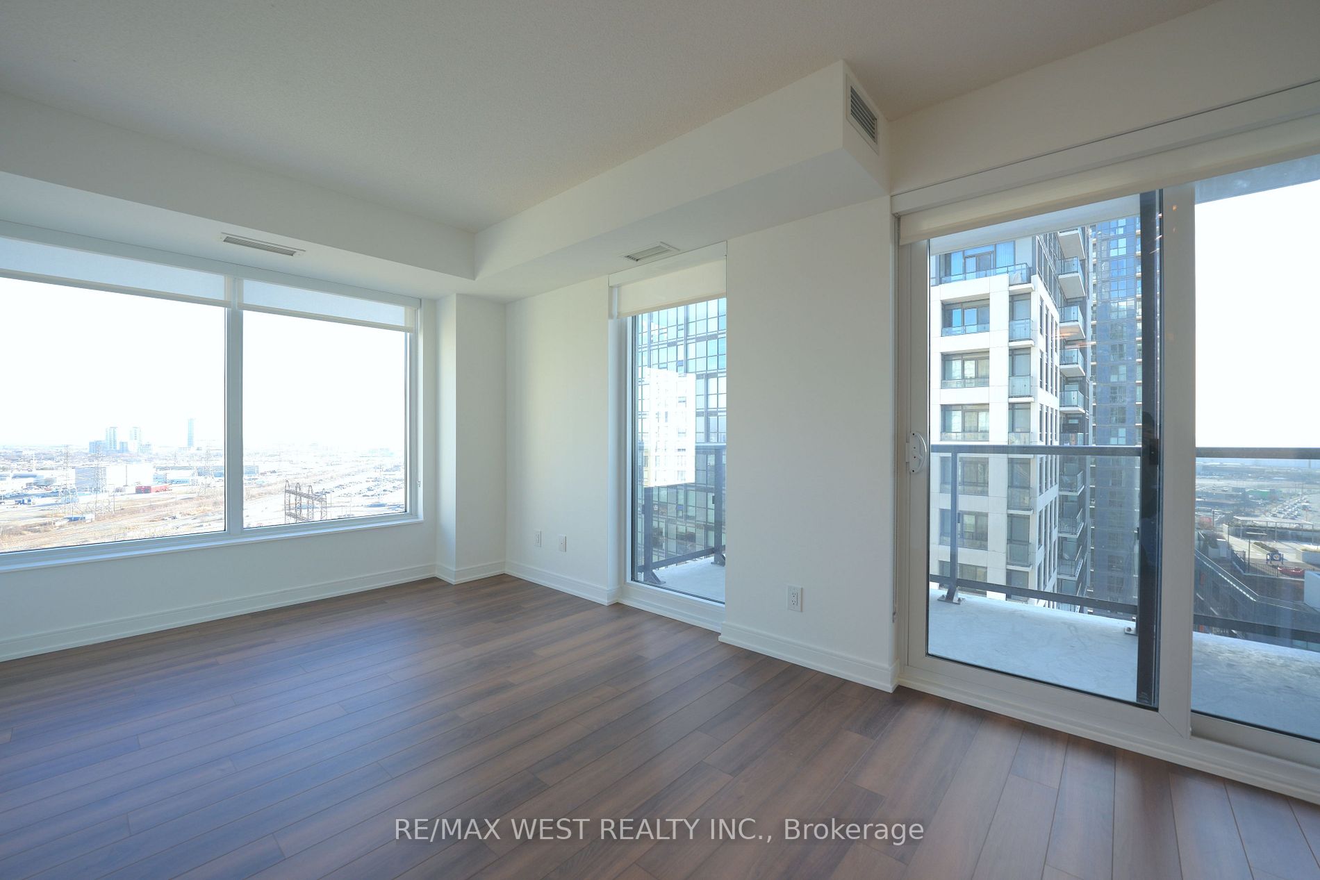 30 Samuel Wood Way, #1410