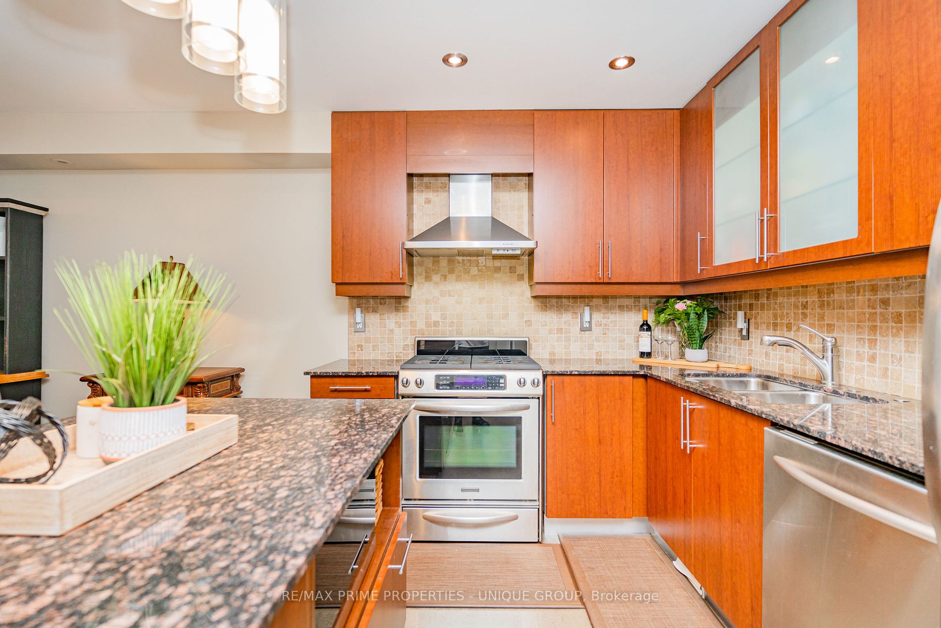 550 Hopewell Ave, #101