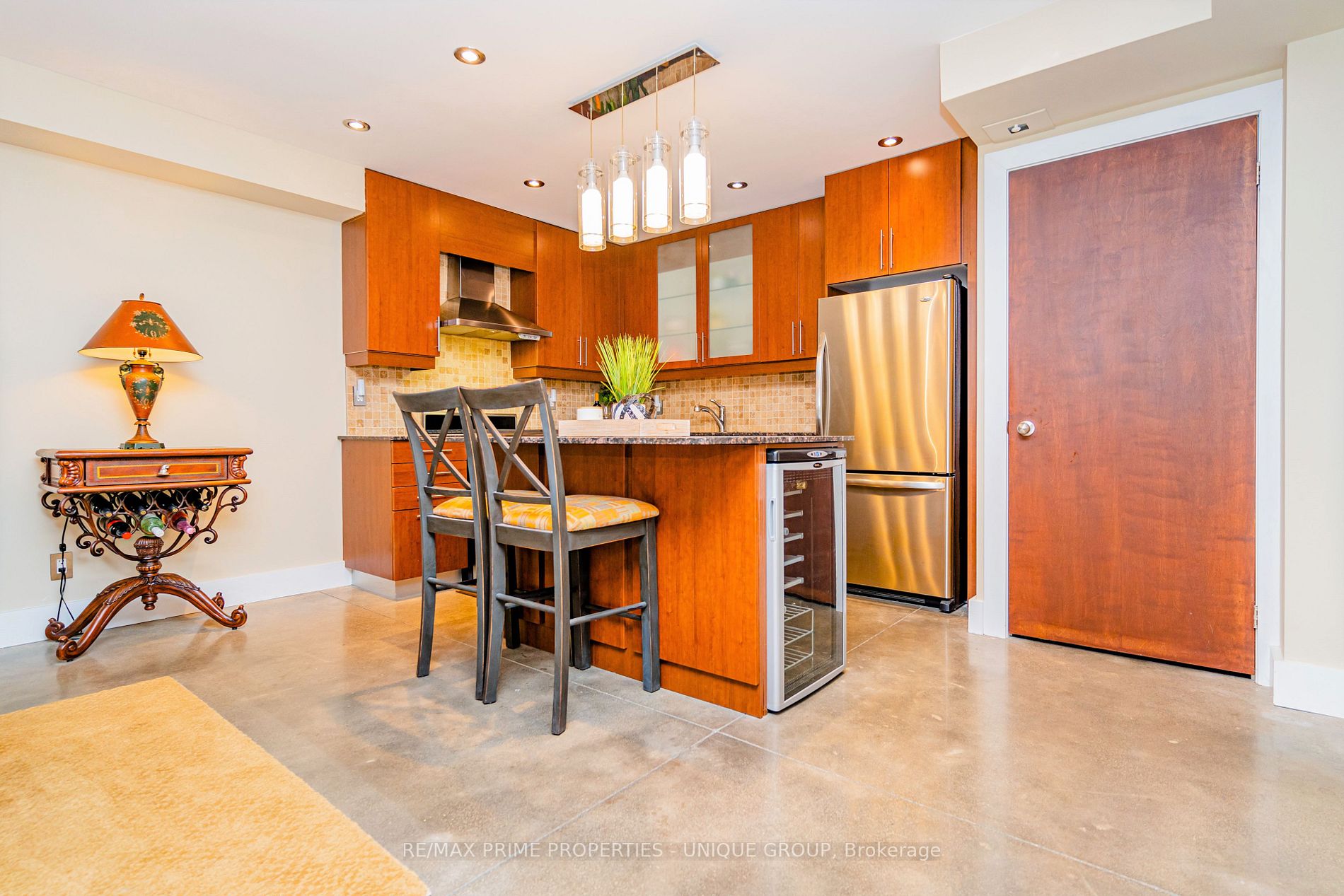 550 Hopewell Ave, #101