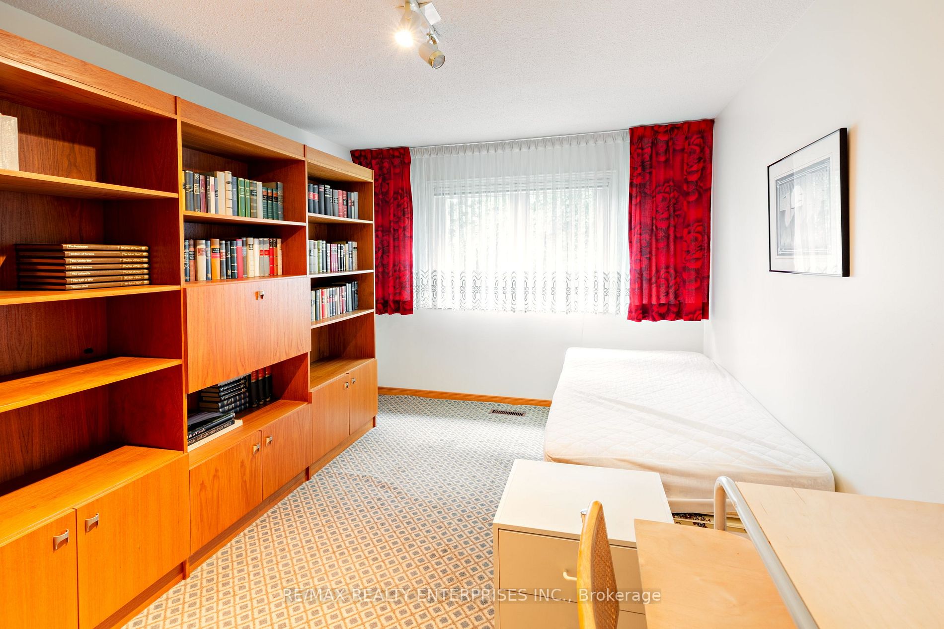 1098 Bordeaux Crt