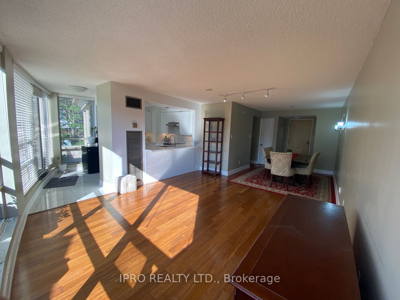 50 Eglinton Ave W, #201