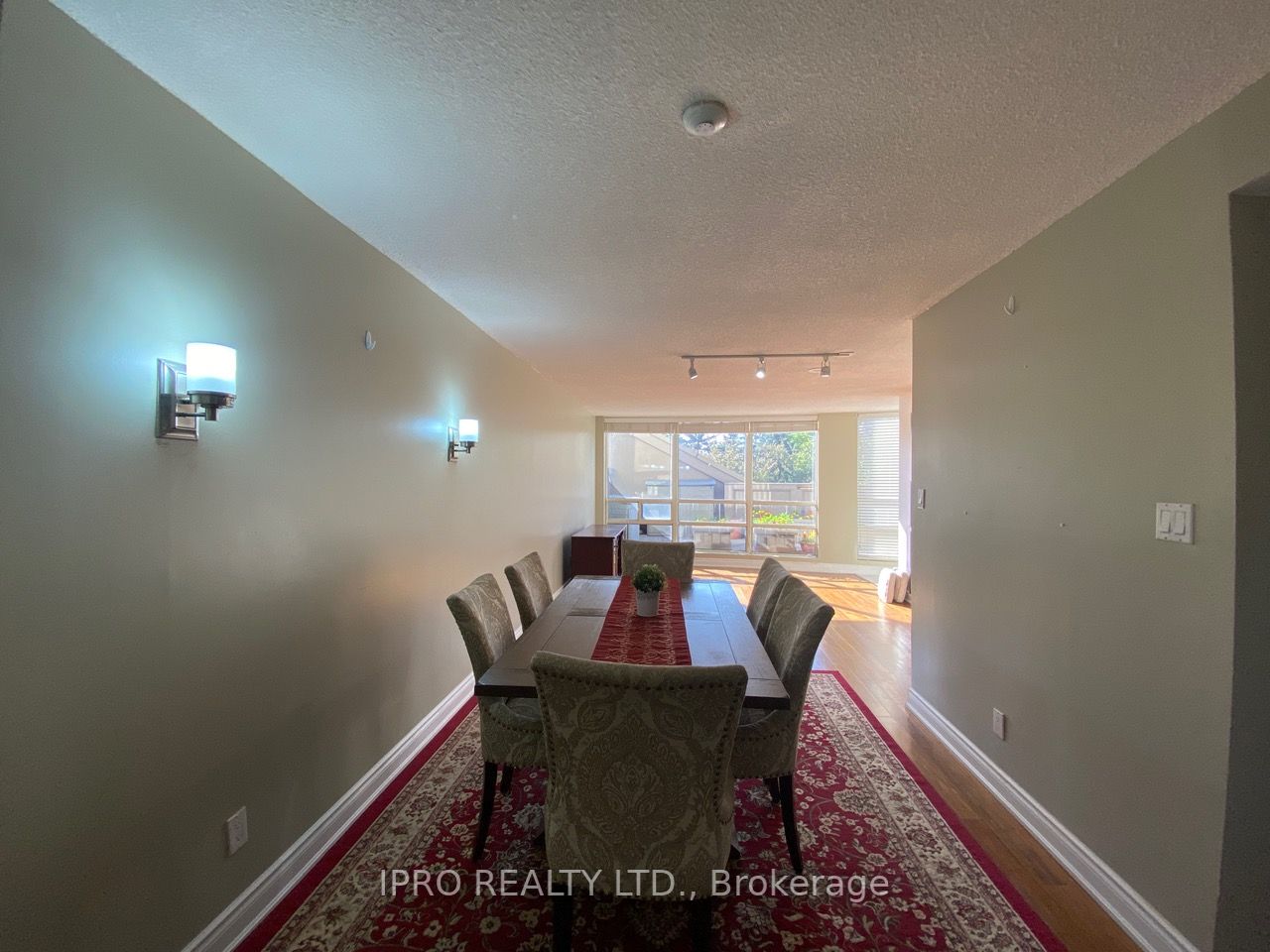 50 Eglinton Ave W, #201