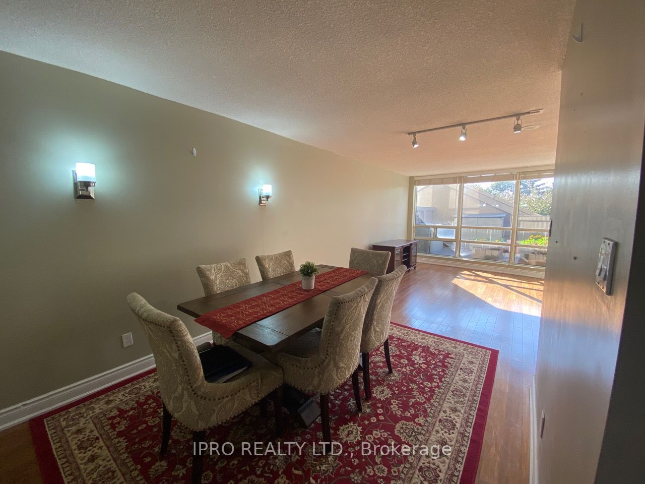 50 Eglinton Ave W, #201