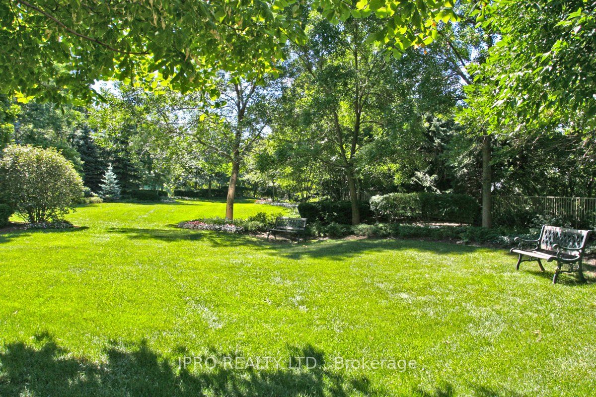 50 Eglinton Ave W, #201