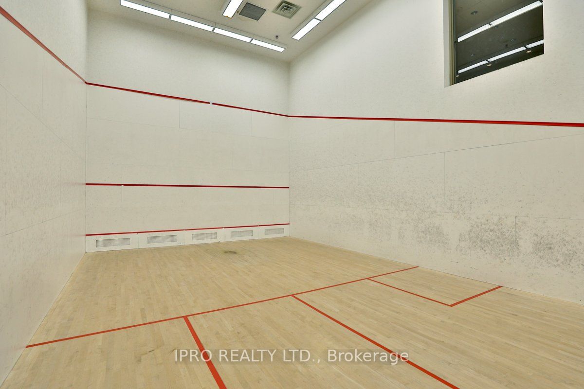 50 Eglinton Ave W, #201