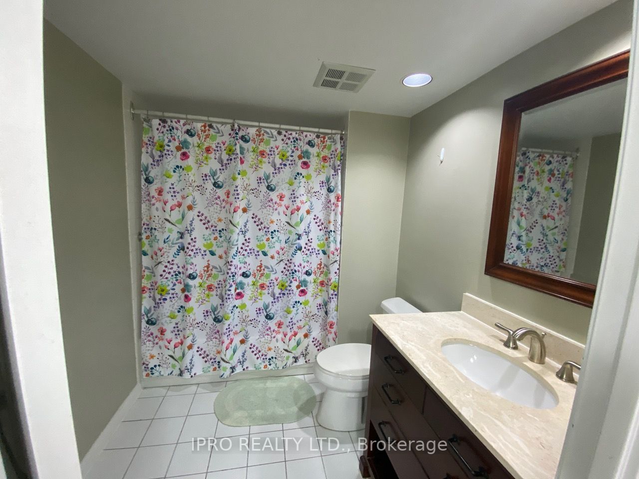 50 Eglinton Ave W, #201