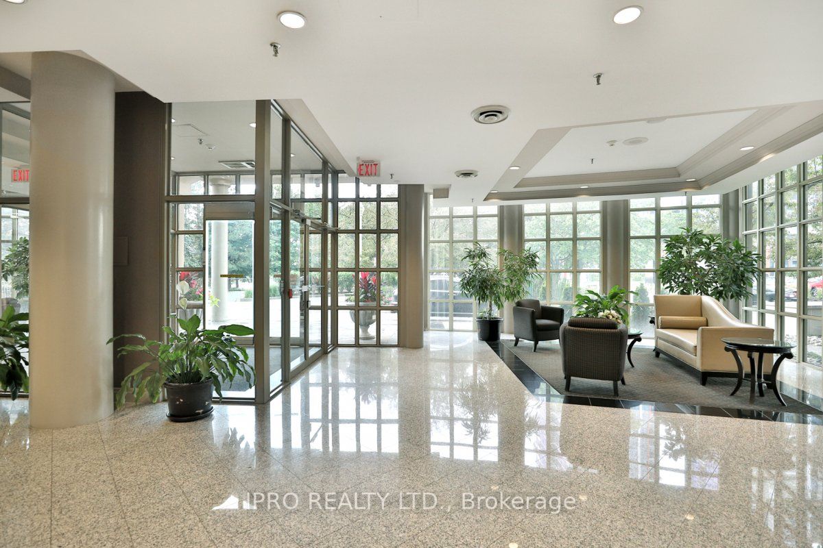 50 Eglinton Ave W, #201