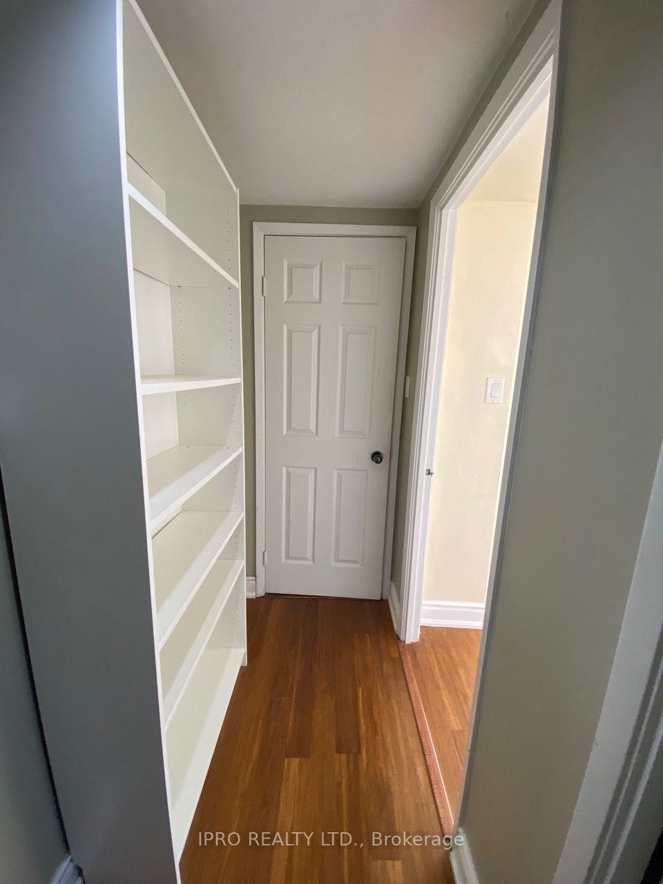 50 Eglinton Ave W, #201