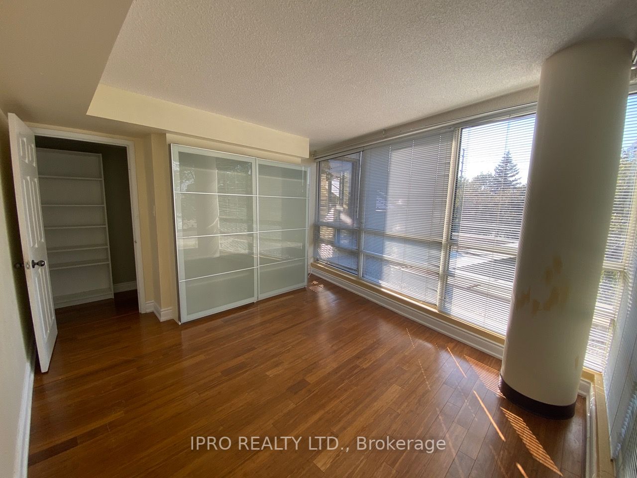 50 Eglinton Ave W, #201