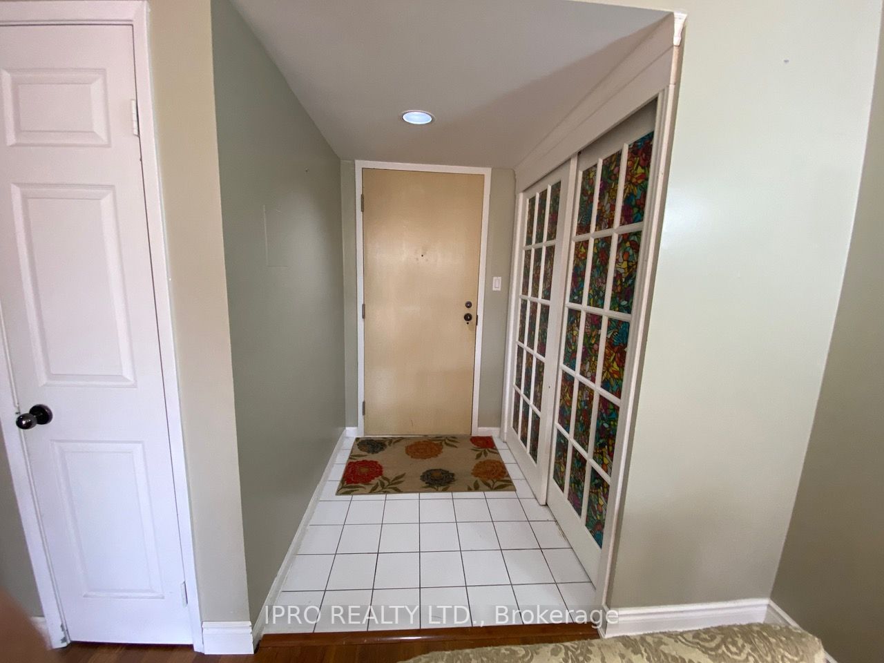 50 Eglinton Ave W, #201