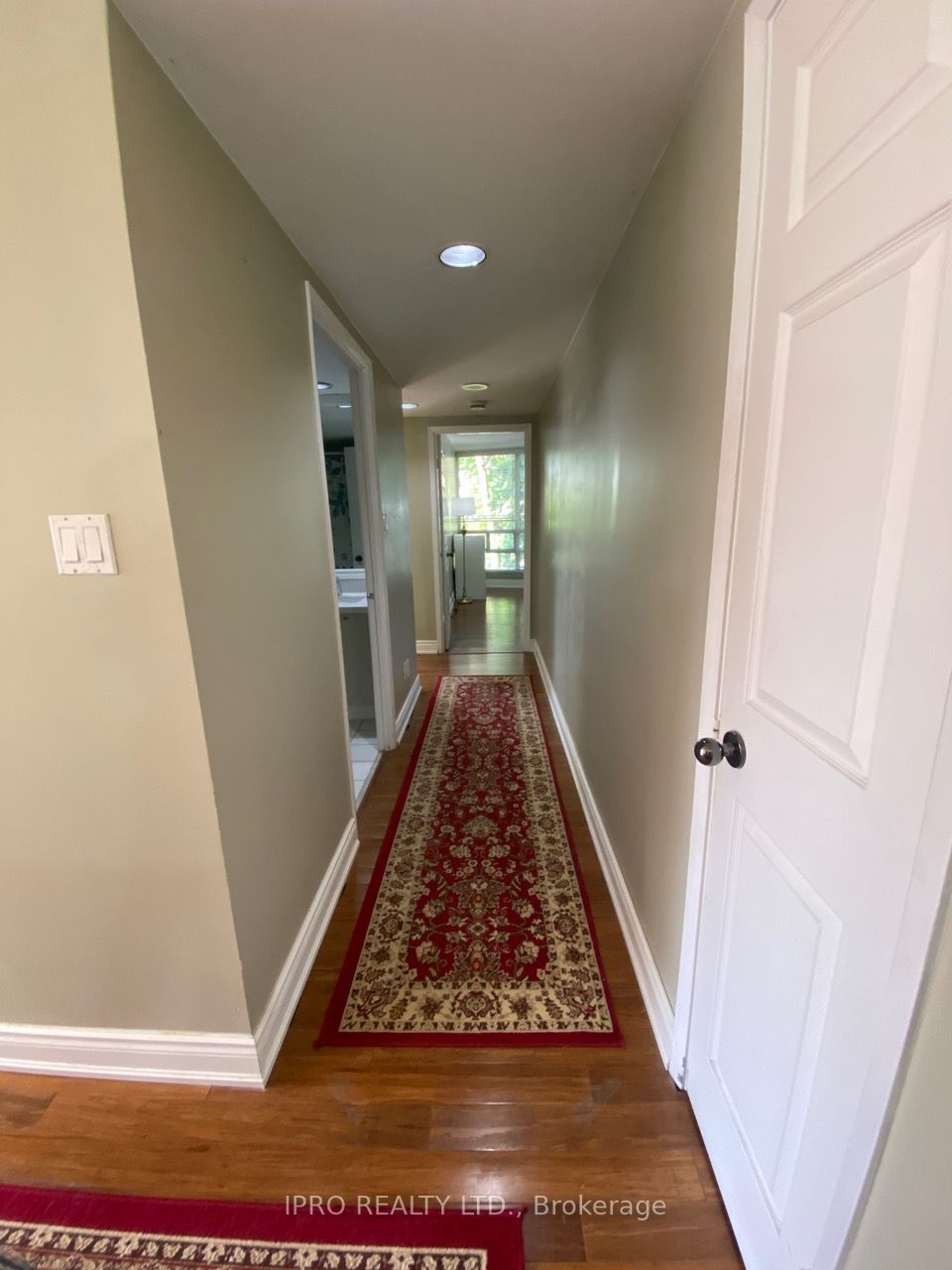 50 Eglinton Ave W, #201