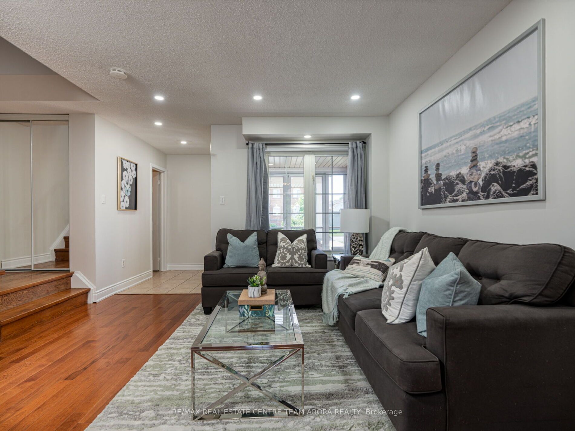 96 Summerdale Cres