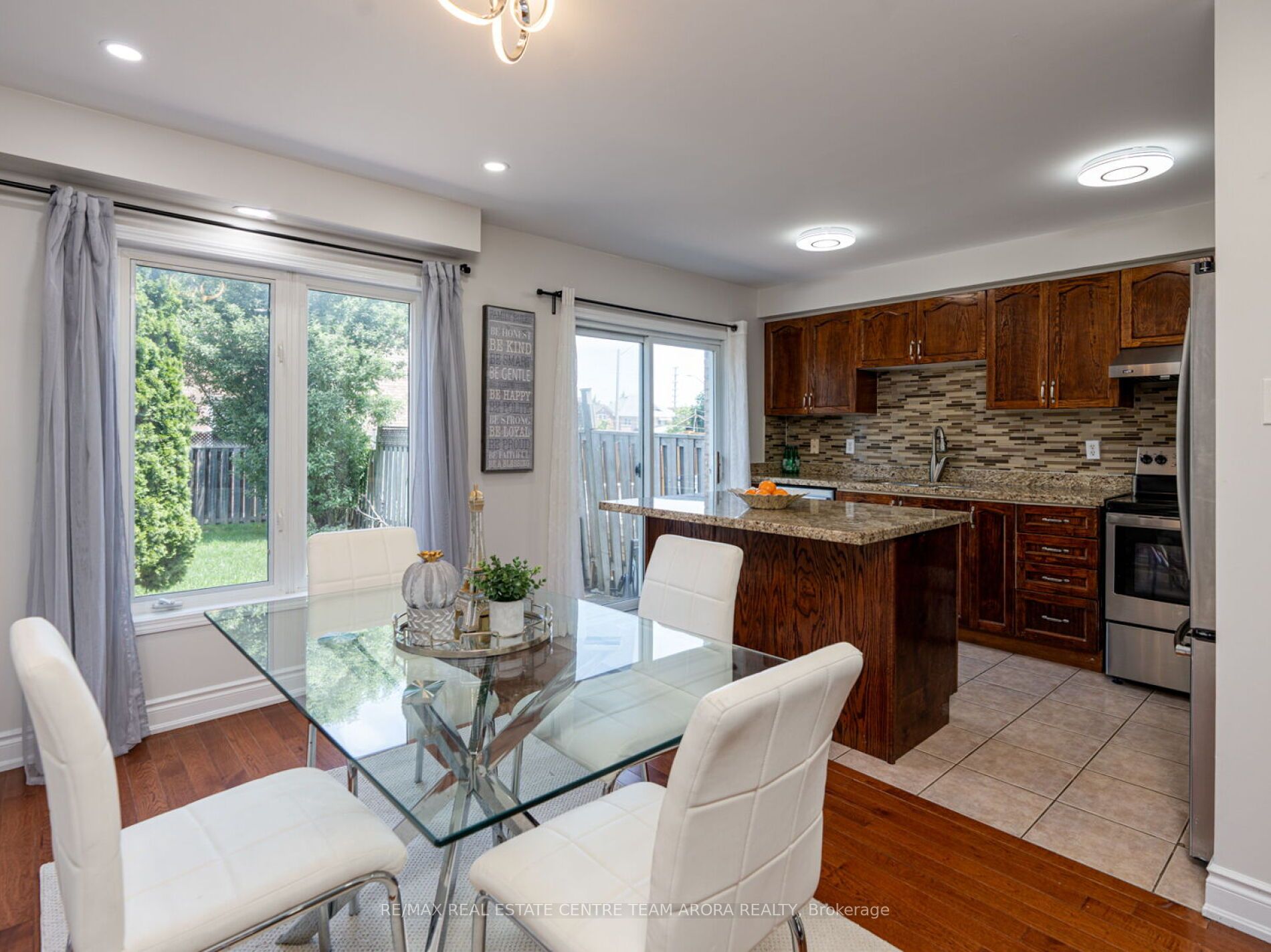 96 Summerdale Cres