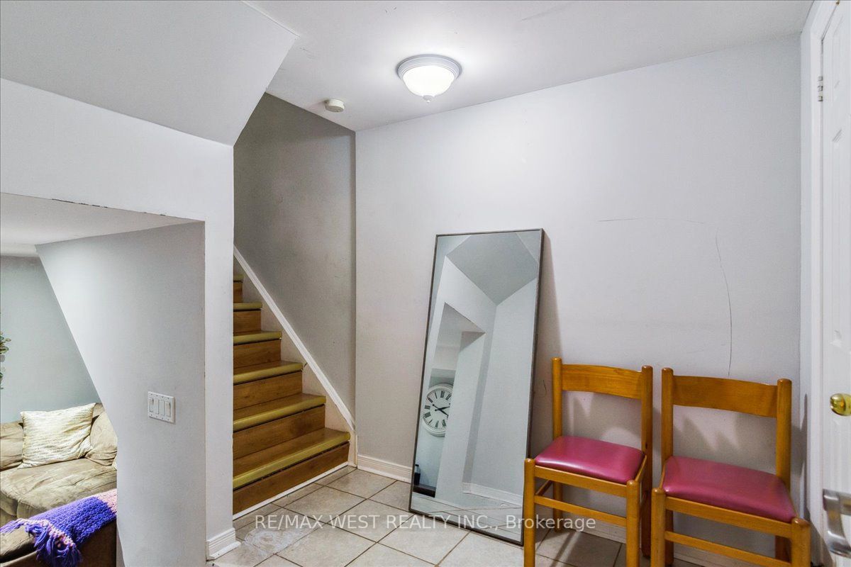 388 Hyacinthe Blvd
