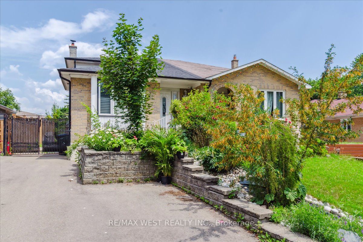 388 Hyacinthe Blvd