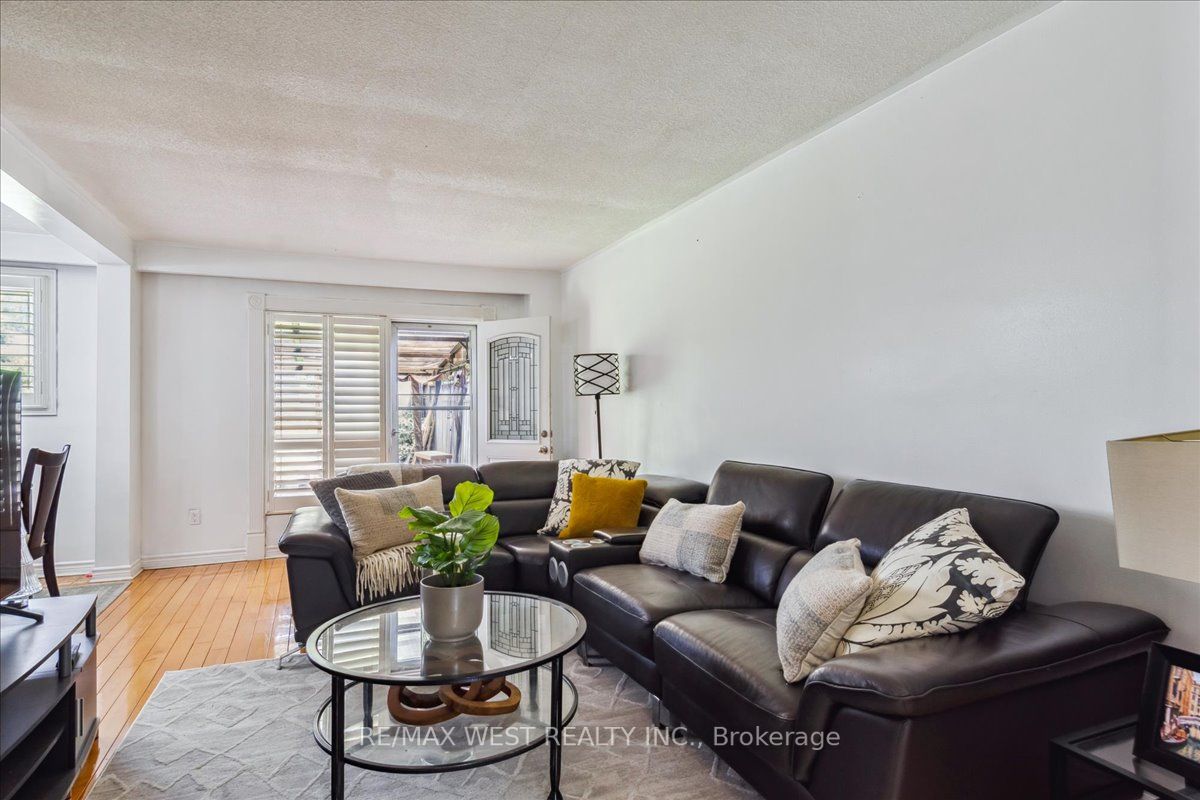 388 Hyacinthe Blvd