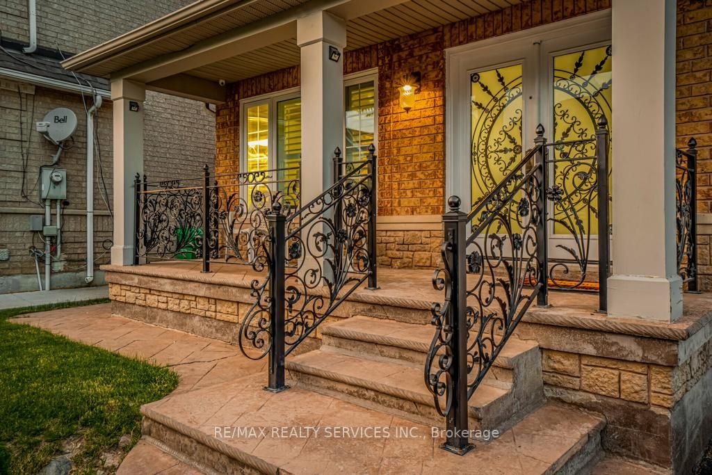 11 Briardale Road