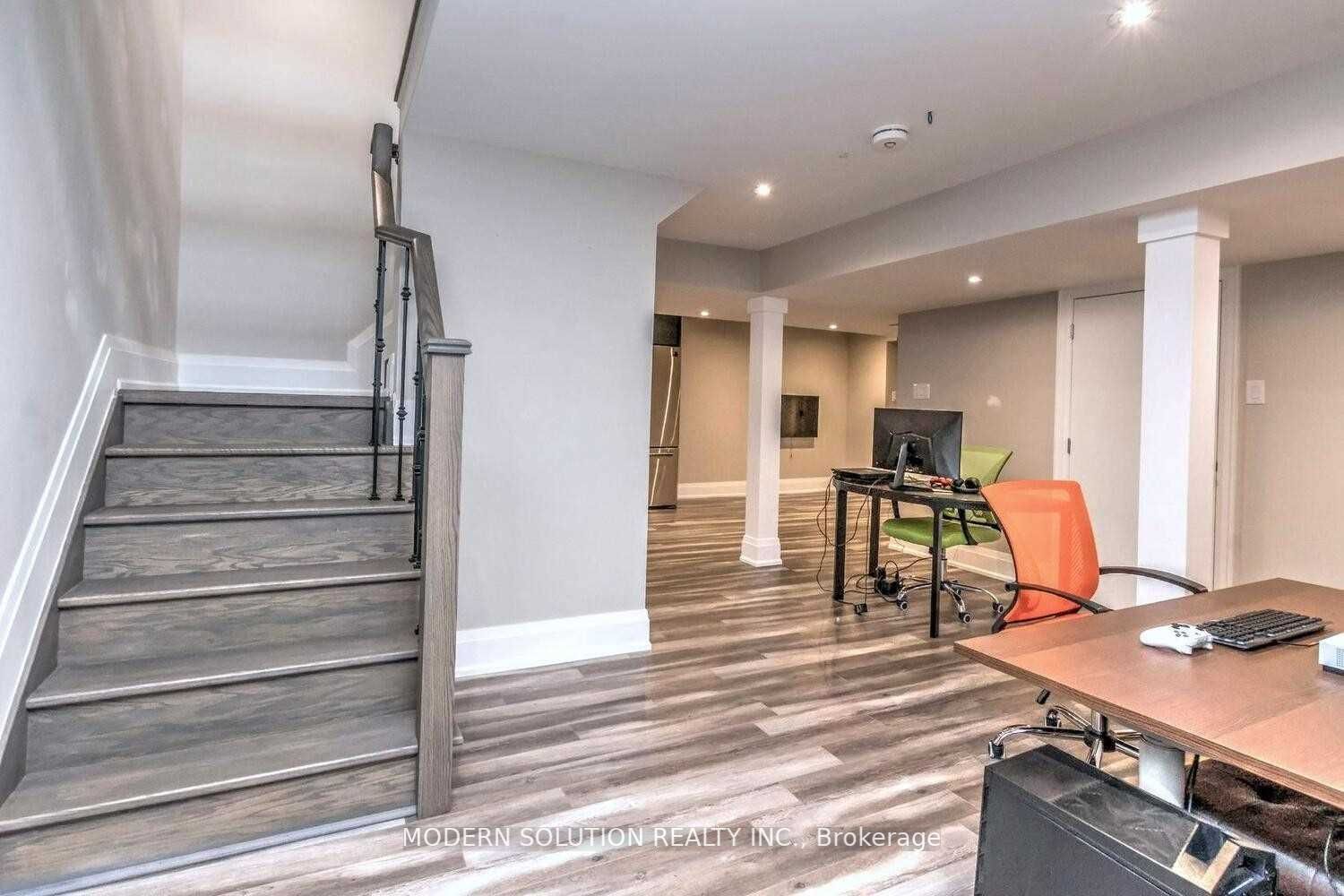 2068 Mississauga Rd