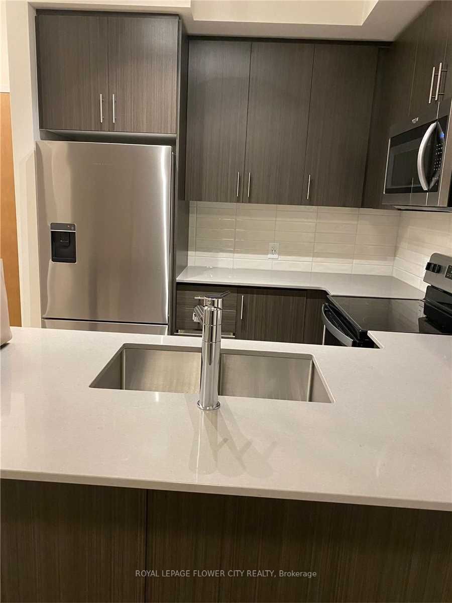 320 Plains Rd, #106