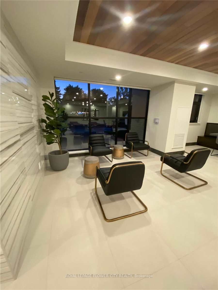 320 Plains Rd, #106