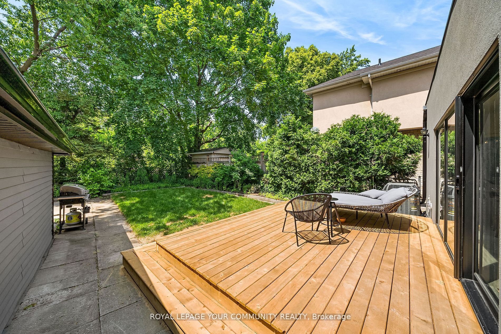 6 Westrose Ave