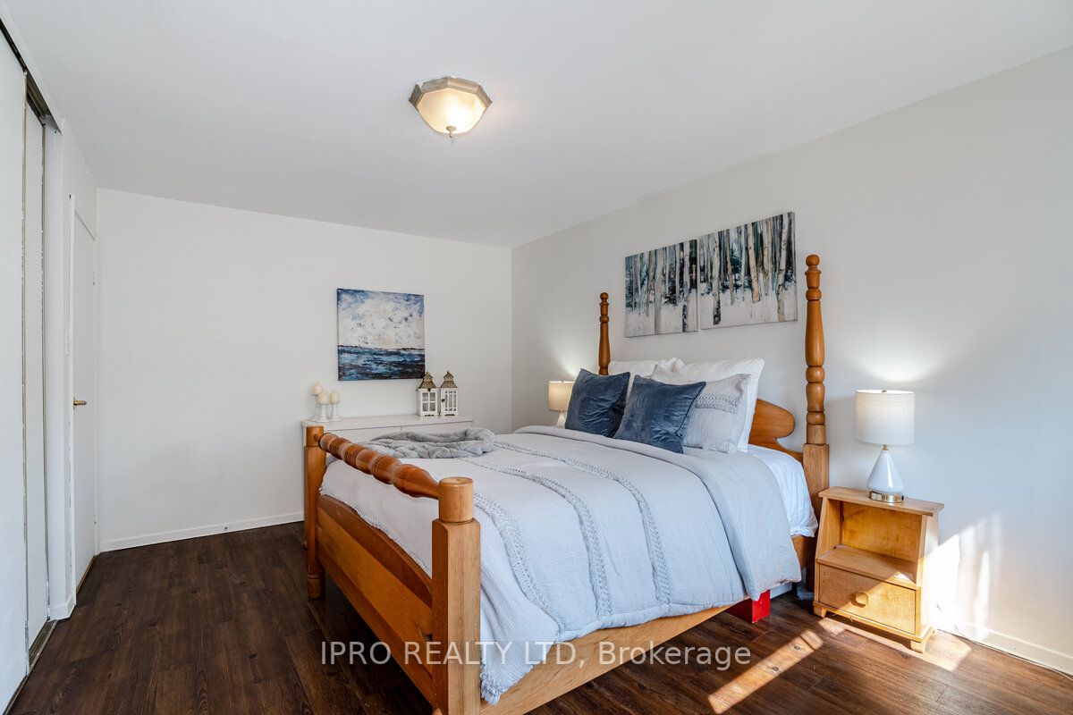 219 Rutherford Road N