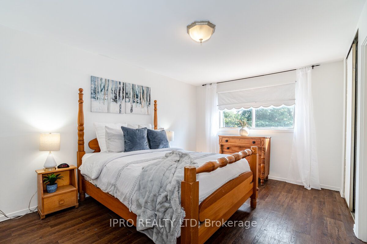 219 Rutherford Road N