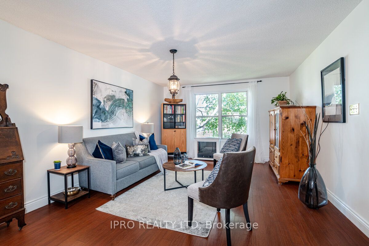 219 Rutherford Road N