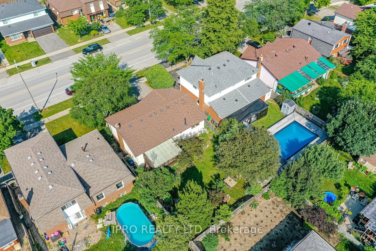 219 Rutherford Road N
