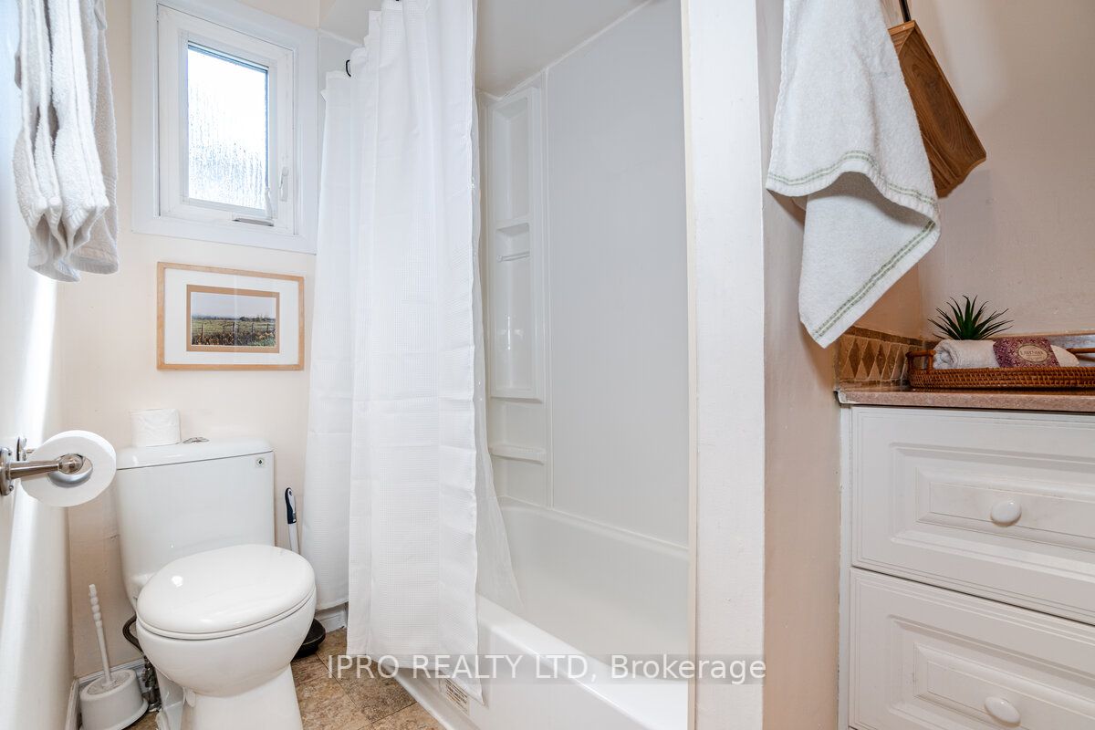 219 Rutherford Road N