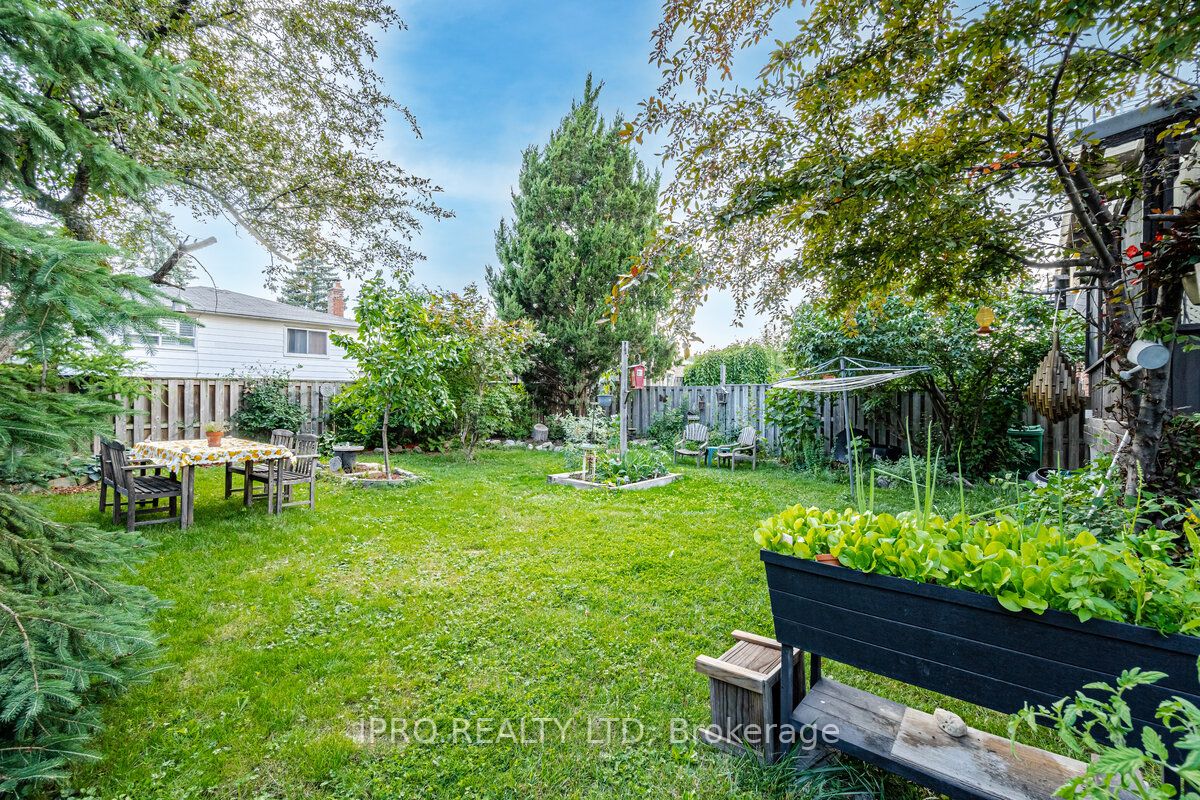 219 Rutherford Road N