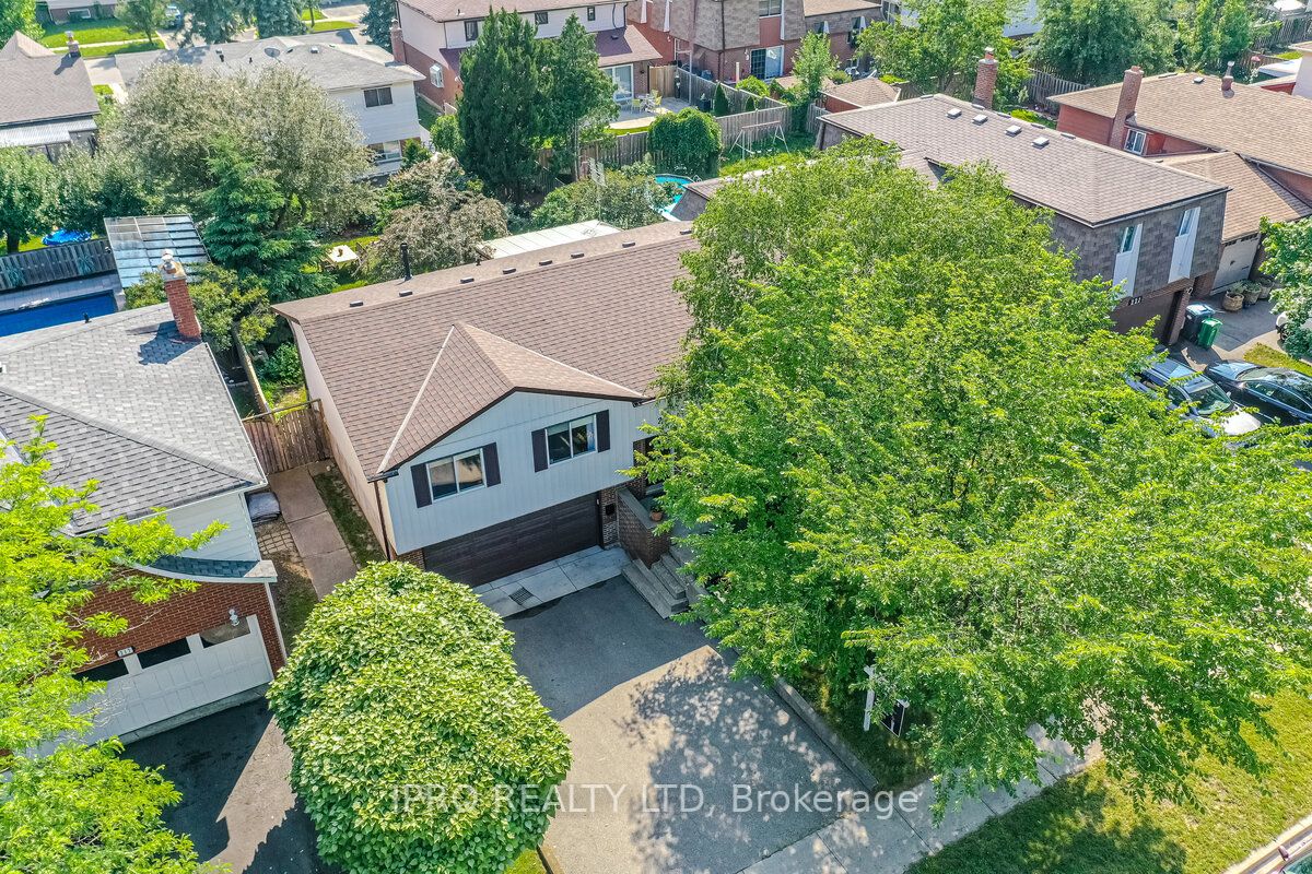 219 Rutherford Road N