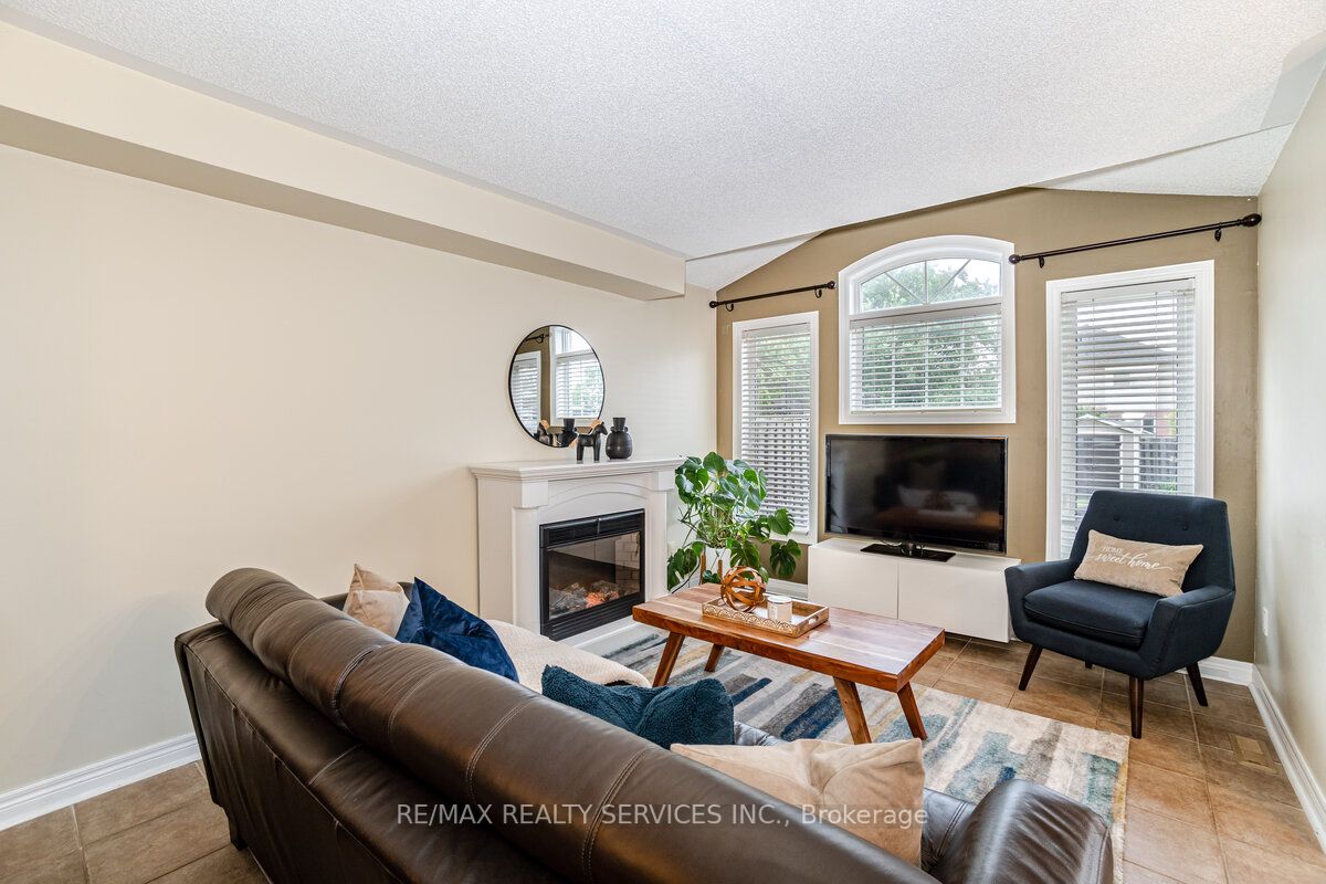 158 Marycroft Crt