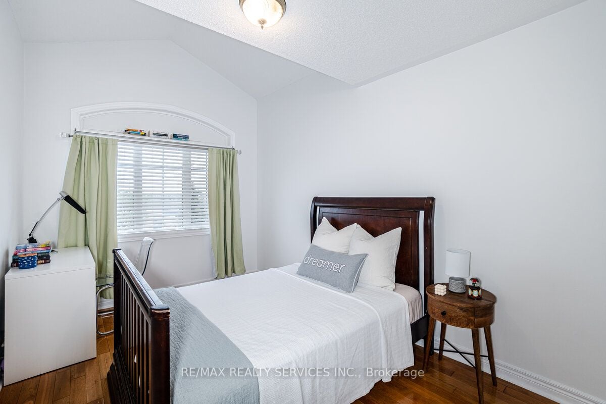 158 Marycroft Crt