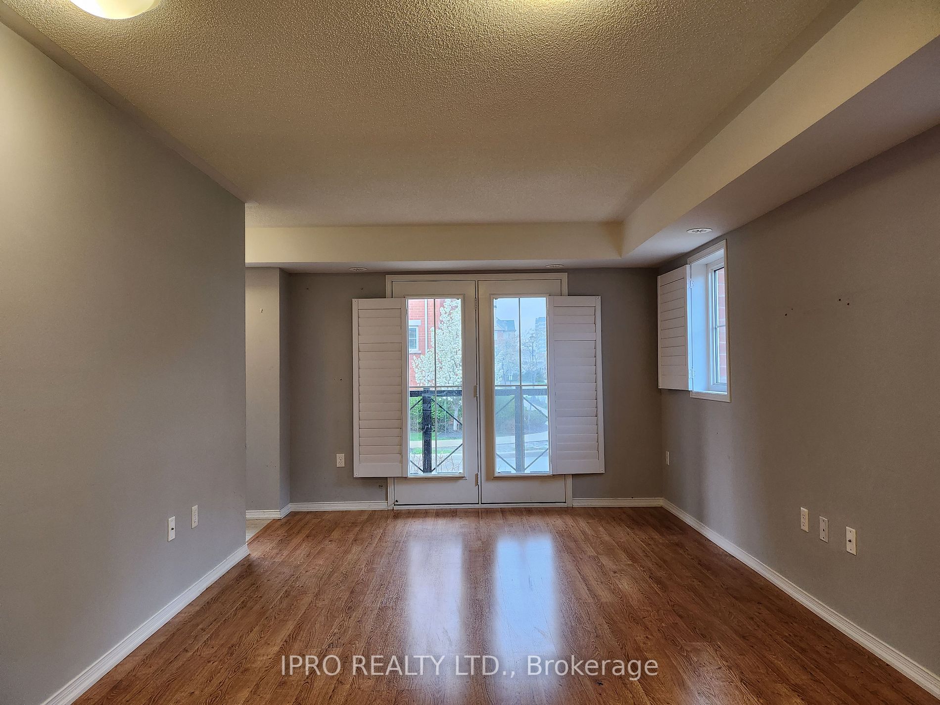 2496 Post Road, #18
