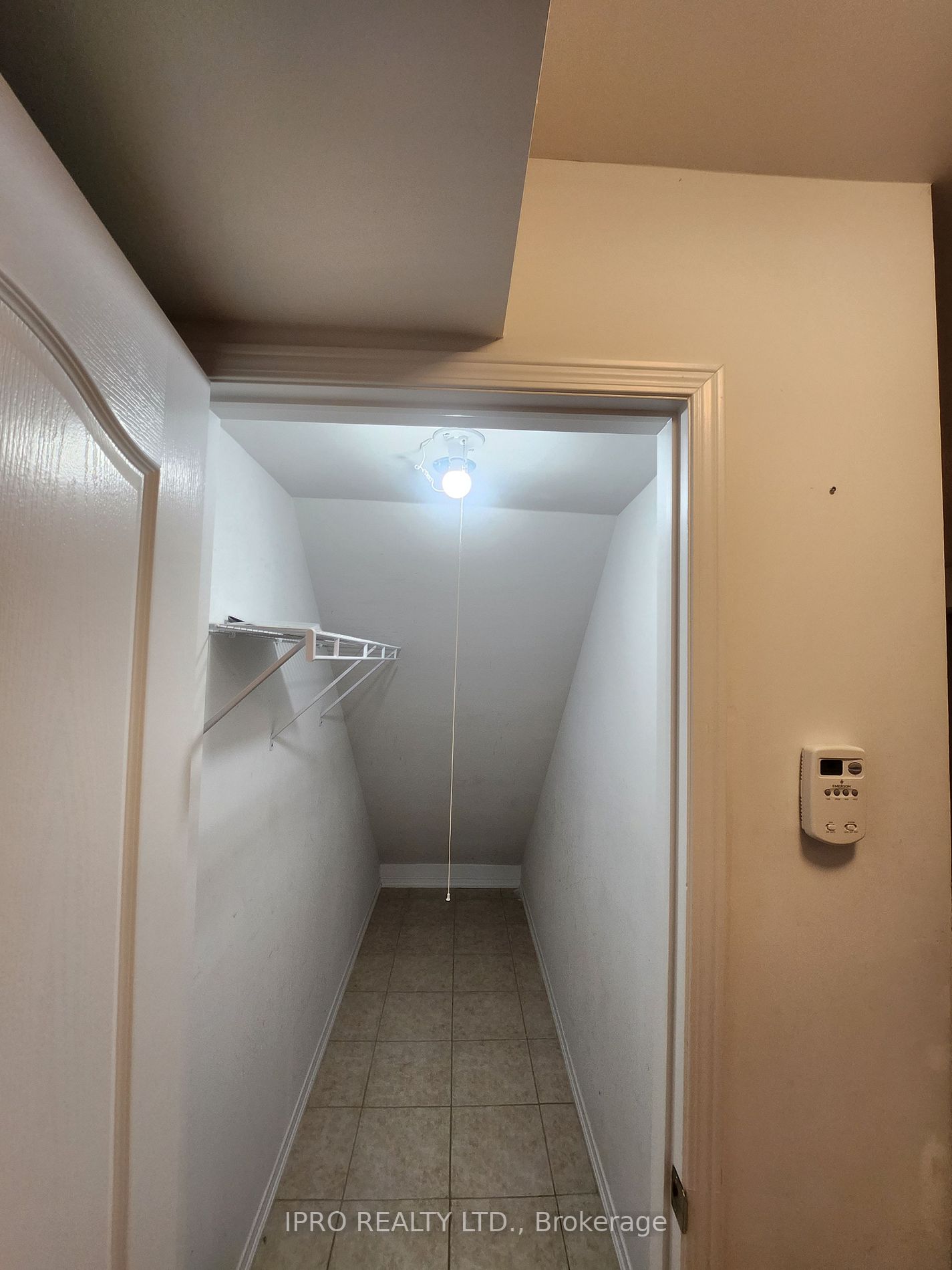 2496 Post Road, #18