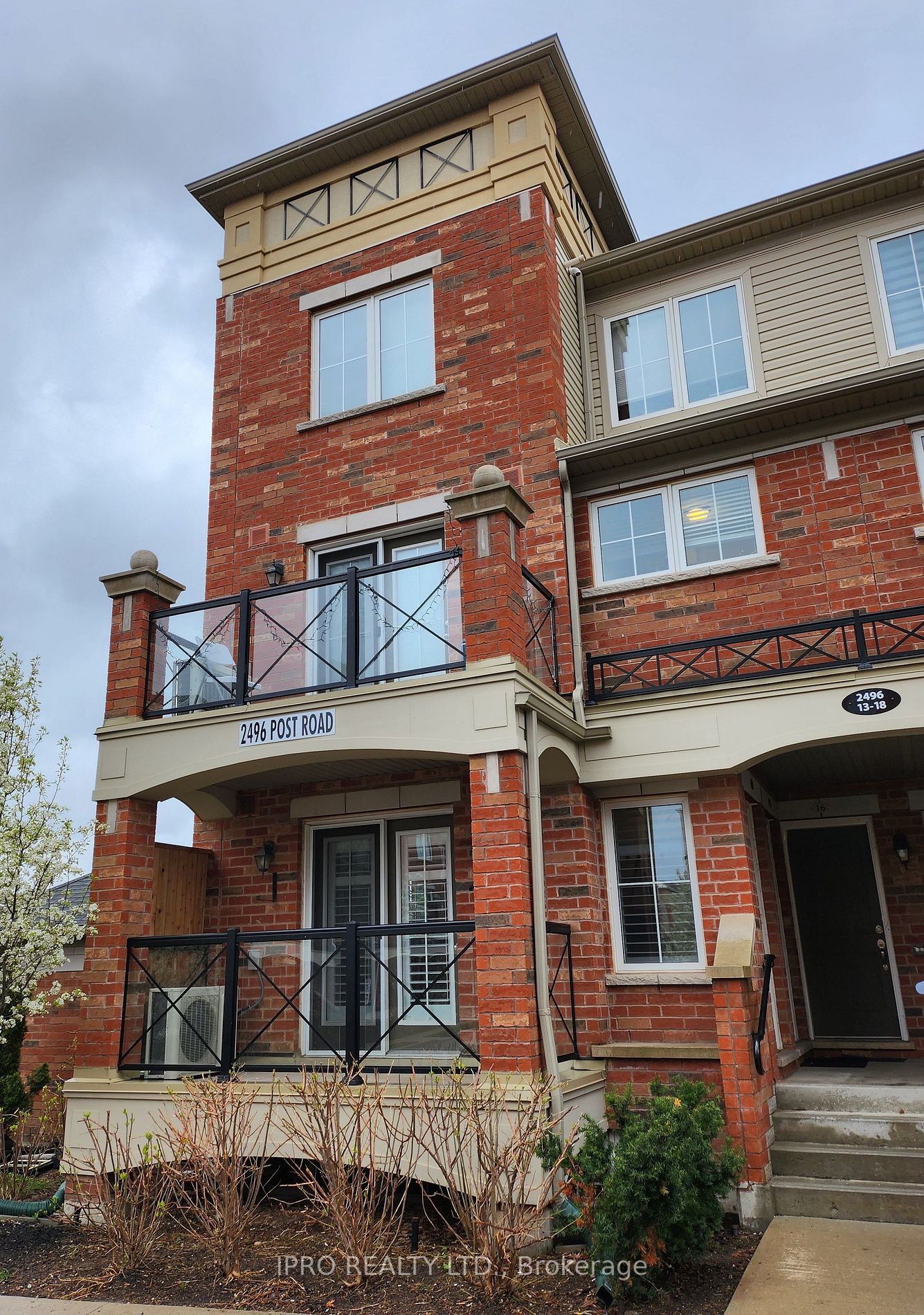 2496 Post Road, #18