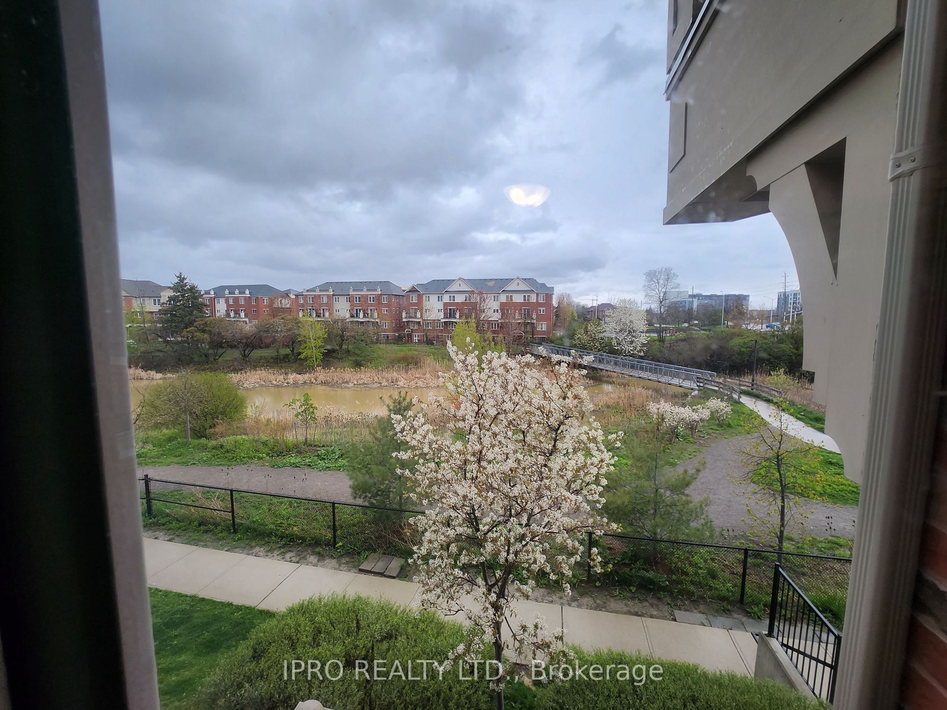 2496 Post Road, #18