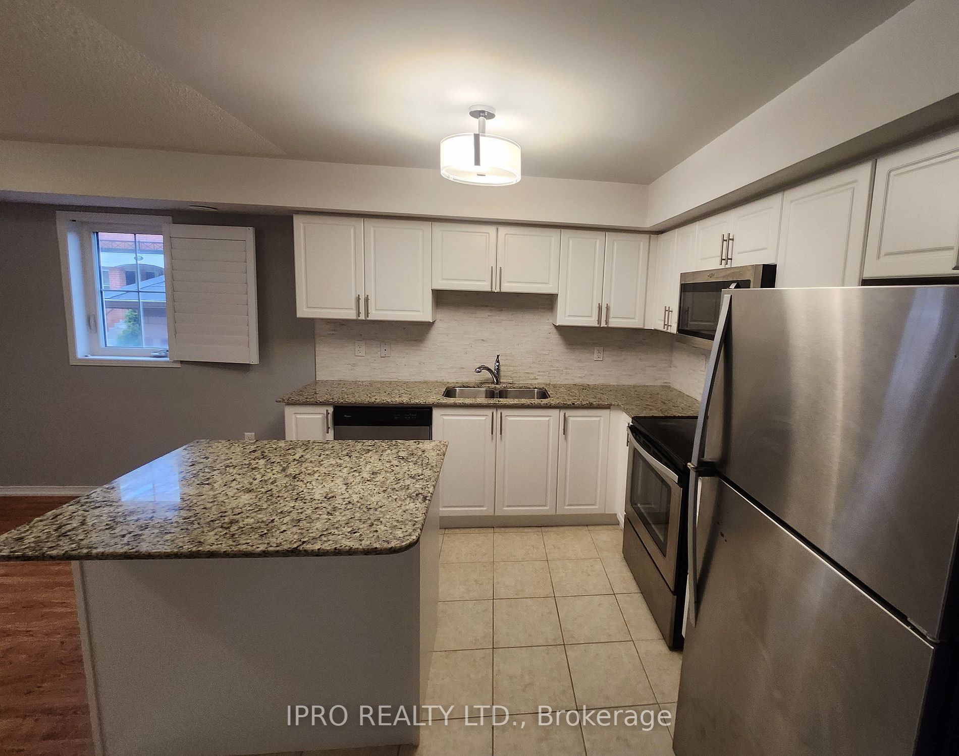 2496 Post Road, #18