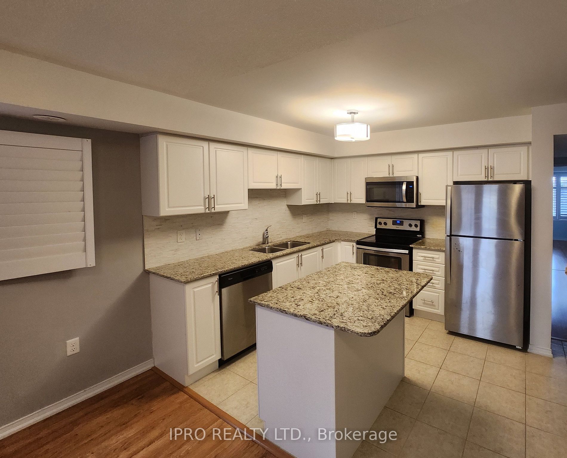 2496 Post Road, #18