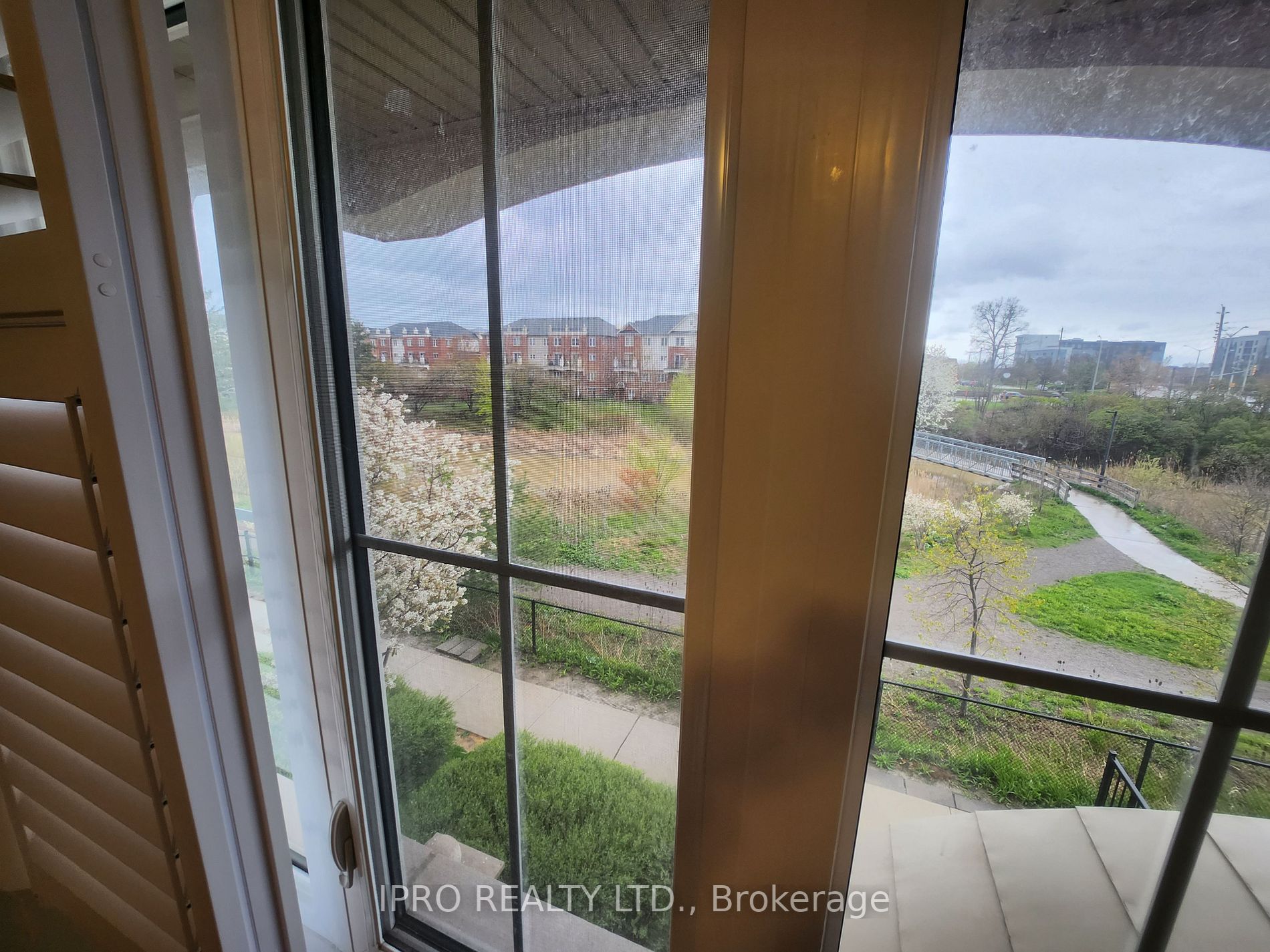 2496 Post Road, #18