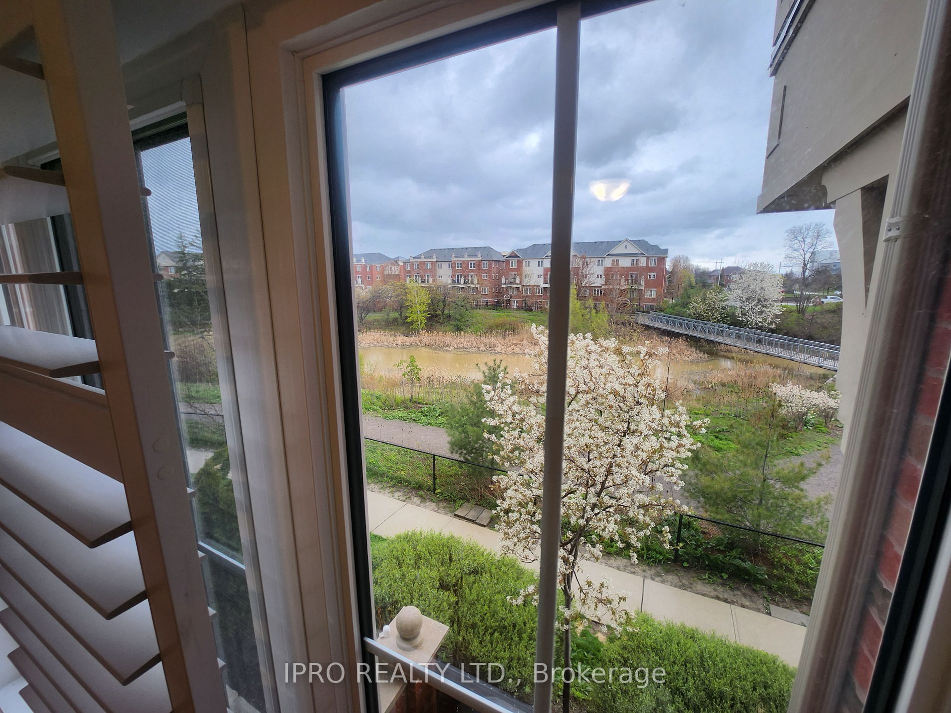2496 Post Road, #18